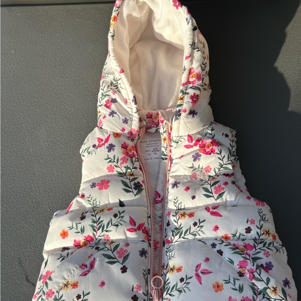 Zara Floral Baby Puffer Jacket size 6-9 months.